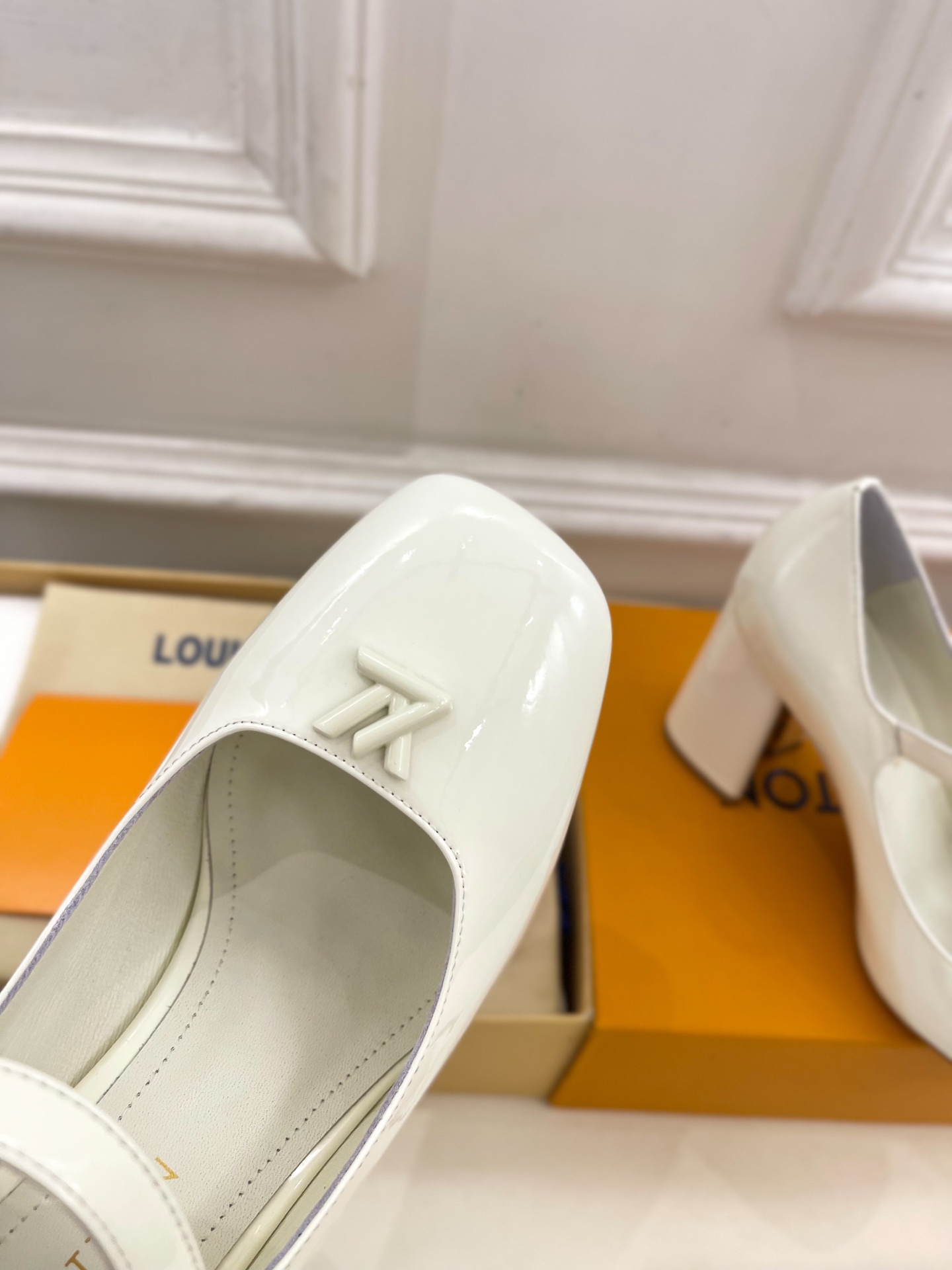 Women's high heels